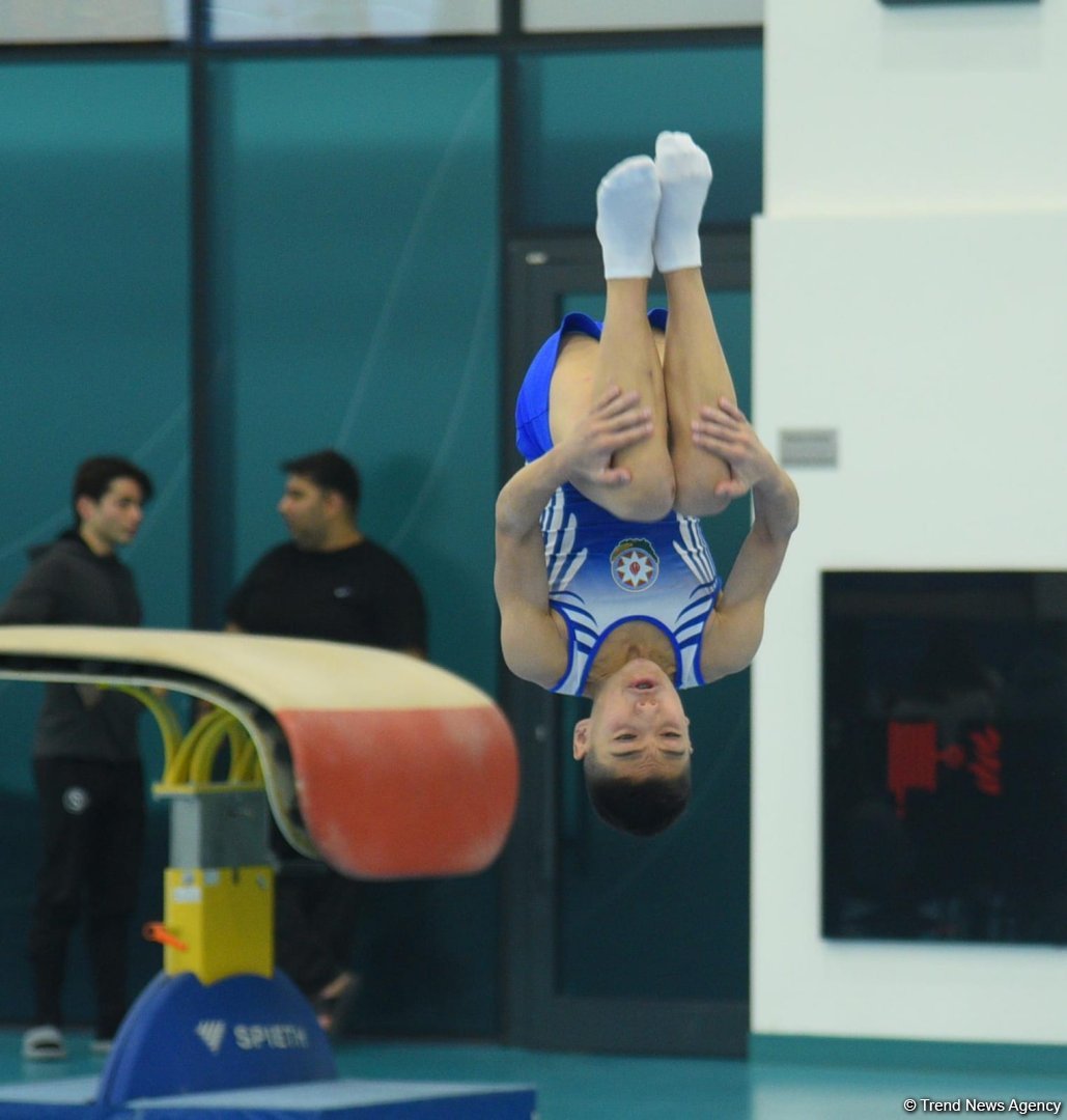 Kişi və qadın idman gimnastikası üzrə Azərbaycan çempionatları və Bakı birinciliyinin yarışlarına start verilib (FOTO)