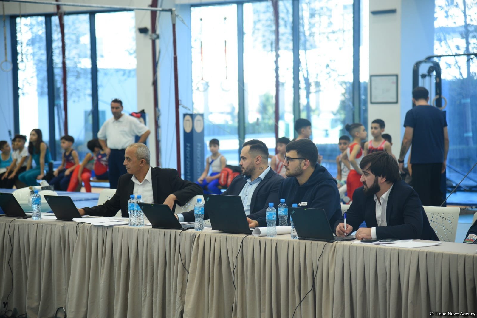 Kişi və qadın idman gimnastikası üzrə Azərbaycan çempionatları və Bakı birinciliyinin yarışlarına start verilib (FOTO)