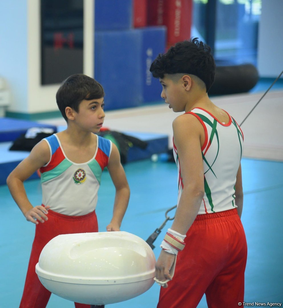 Kişi və qadın idman gimnastikası üzrə Azərbaycan çempionatları və Bakı birinciliyinin yarışlarına start verilib (FOTO)