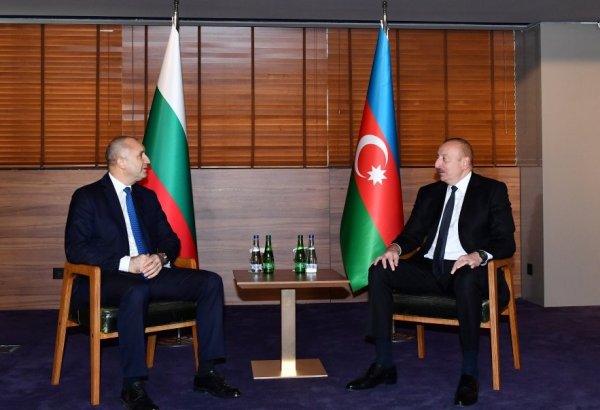Prezident İlham Əliyevin Bolqarıstan Prezidenti Rumen Radev ilə təkbətək görüşü olub (FOTO/VİDEO)
