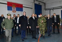 Prezidenti İlham Əliyev və Aleksandar Vuçiç hərbi texnika və avadanlıqlara baxıblar (FOTO)