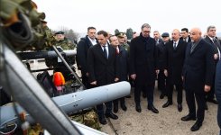 Prezidenti İlham Əliyev və Aleksandar Vuçiç hərbi texnika və avadanlıqlara baxıblar (FOTO)