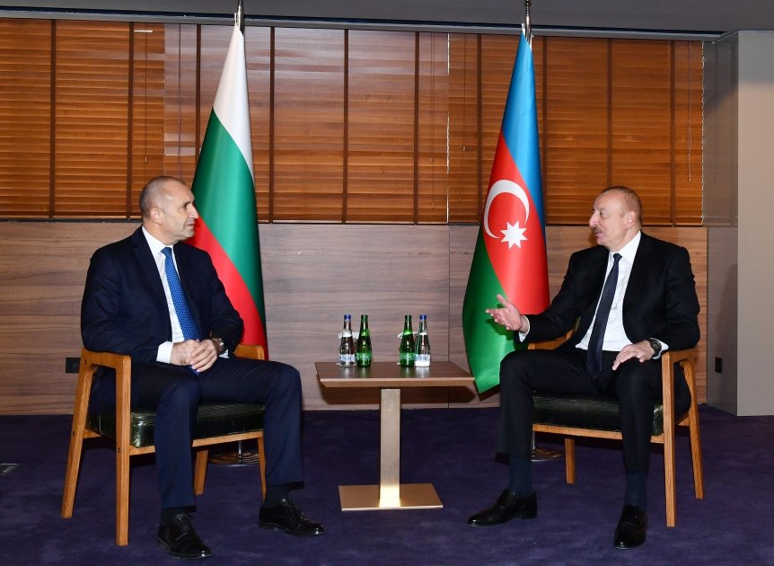 Prezident İlham Əliyevin Bolqarıstan Prezidenti Rumen Radev ilə təkbətək görüşü olub (FOTO/VİDEO)