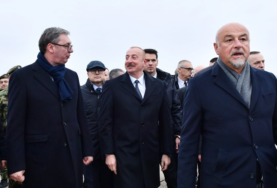 Prezidenti İlham Əliyev və Aleksandar Vuçiç hərbi texnika və avadanlıqlara baxıblar (FOTO)