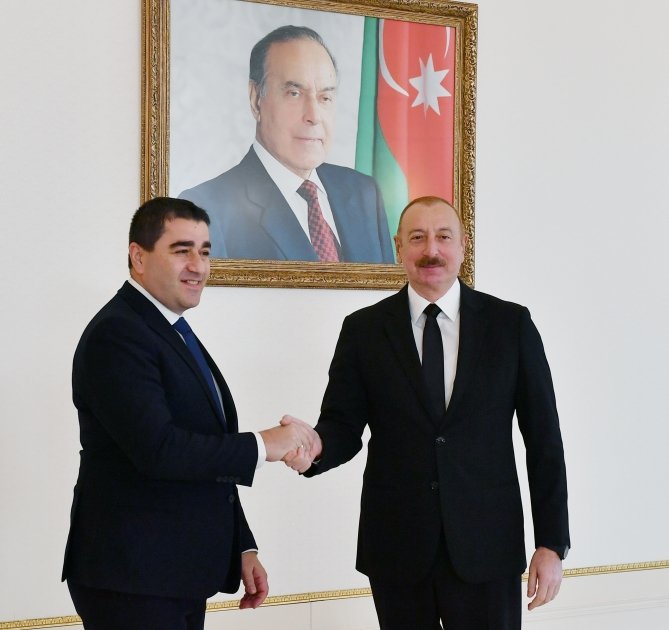 Prezident İlham Əliyev Gürcüstan parlamenti sədrinin başçılıq etdiyi nümayəndə heyətini qəbul edib (FOTO)