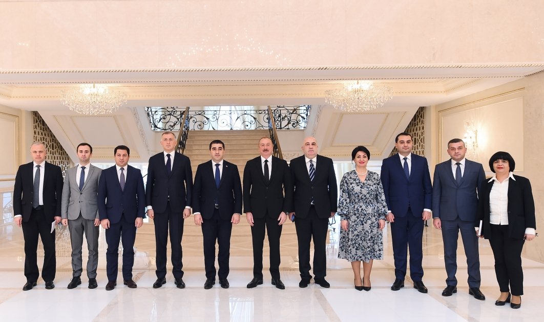 Prezident İlham Əliyev Gürcüstan parlamenti sədrinin başçılıq etdiyi nümayəndə heyətini qəbul edib (FOTO)