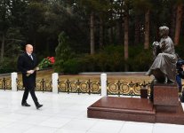 Prezident İlham Əliyev Ümummilli Lider Heydər Əliyevin məzarını ziyarət edib (FOTO/VİDEO) (YENİLƏNİB)