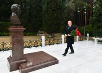 Prezident İlham Əliyev Ümummilli Lider Heydər Əliyevin məzarını ziyarət edib (FOTO/VİDEO) (YENİLƏNİB)