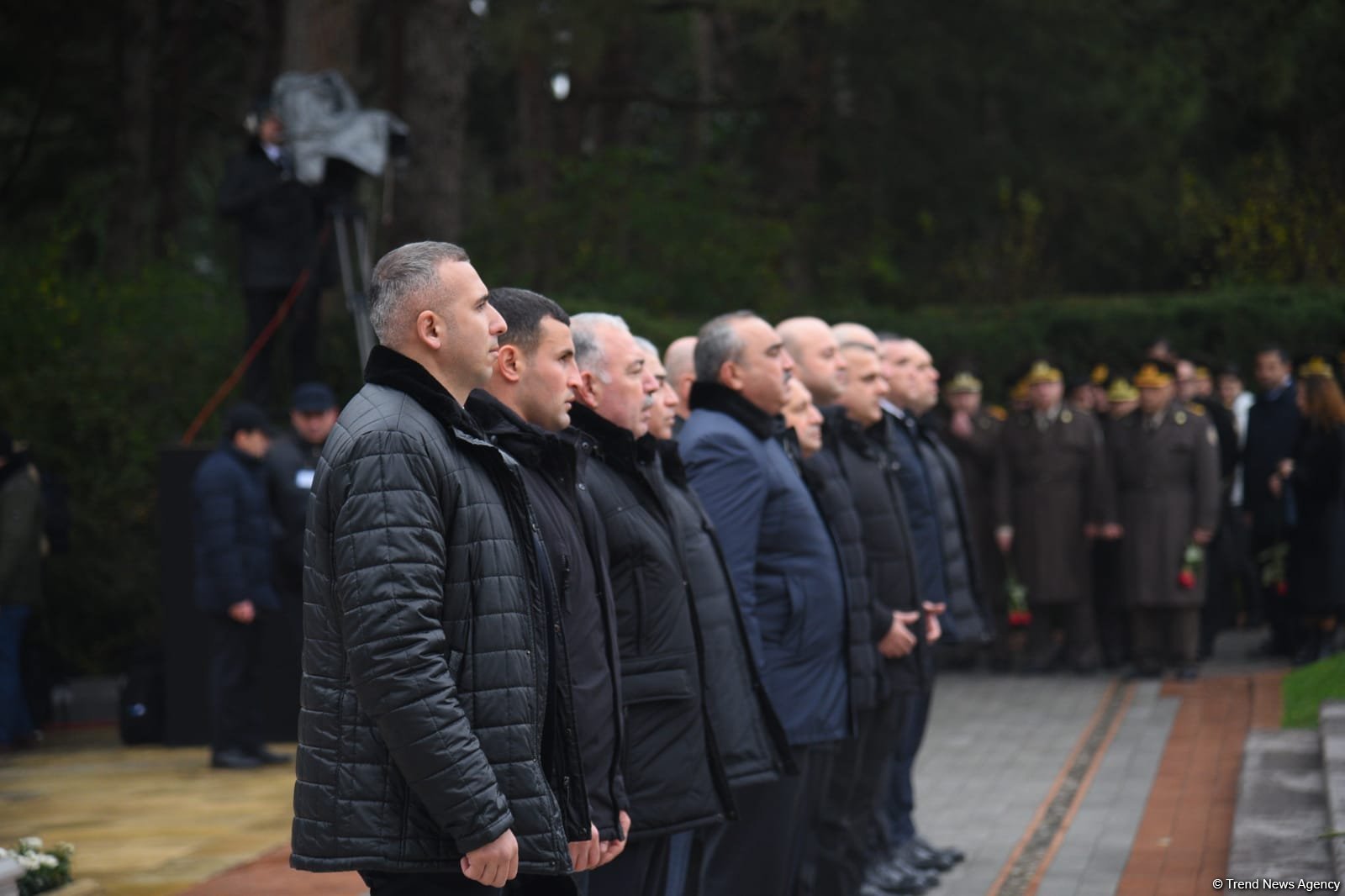 Azərbaycan xalqı Ulu Öndər Heydər Əliyevin xatirəsini yad edir (FOTO)