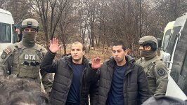 Ermənistan iki əsirimizi geri qaytardı (FOTO/VİDEO)