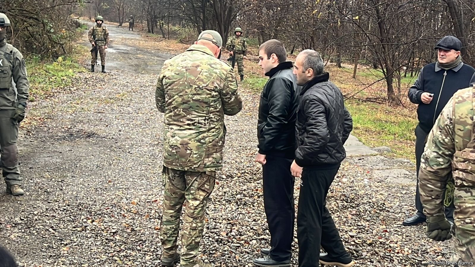 Azərbaycan tərəfi erməni hərbçiləri təhvil verdi - Görüntüləri təqdim edirik - (FOTO/VİDEO)