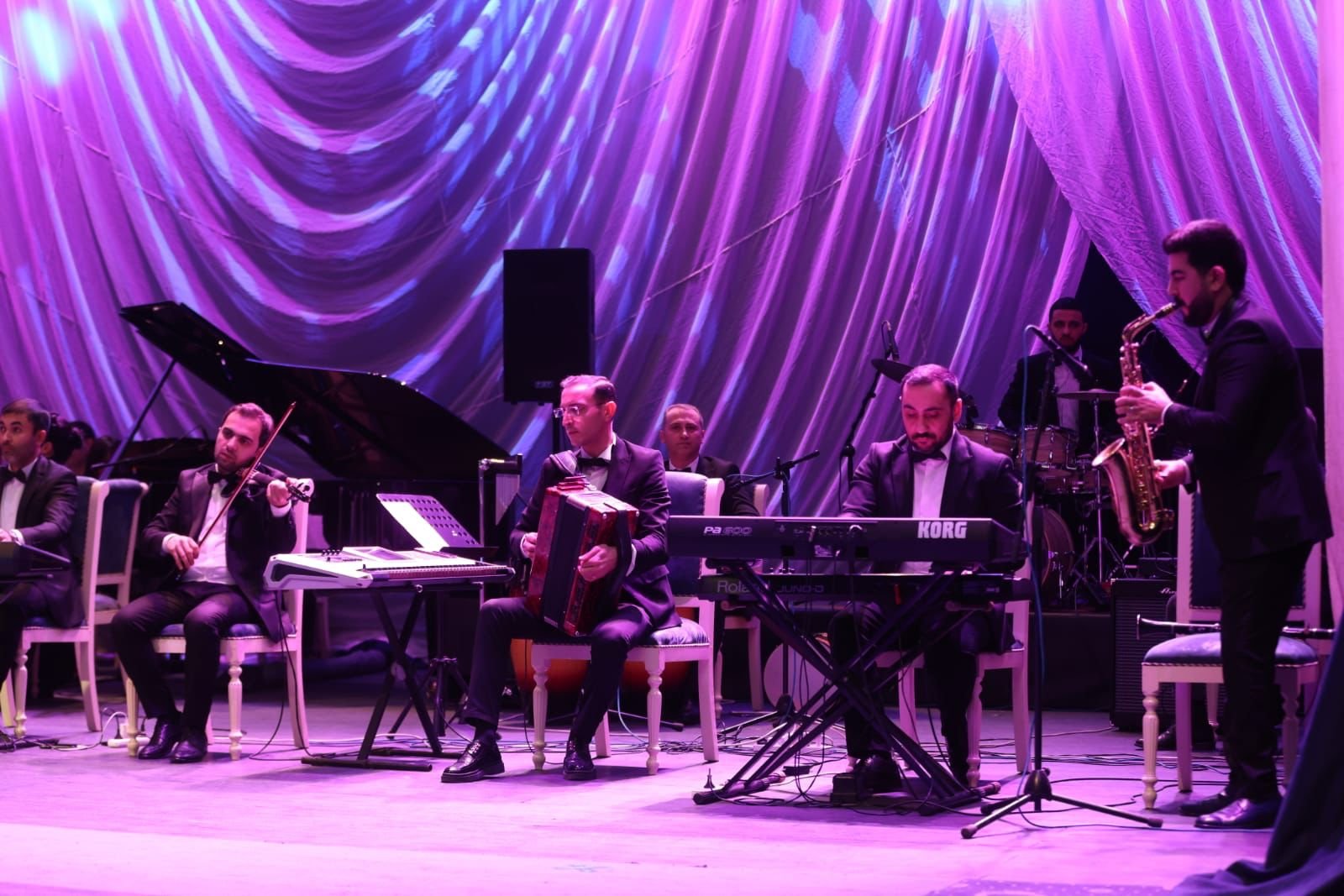 Gəncə Dövlət Filarmoniyası Rəşid Behbudovun xatirəsinə həsr olunmuş konsert proqramı təqdim etdi (FOTO)