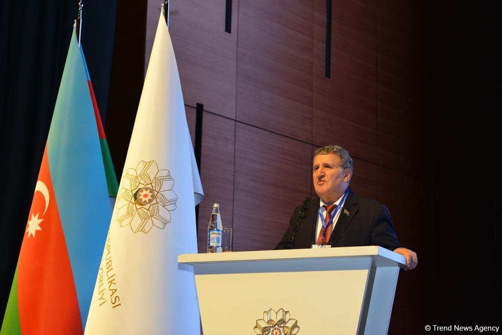 Kommunizm sözü dərsliklərdən silinsə də, onun modelləri kitablarda yaşayır - AMEA prezidenti