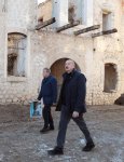 Prezident İlham Əliyev Şuşa şəhərinin Qarabağ küçəsində aparılan tikinti işləri ilə tanış olub (FOTO/VİDEO) (YENİLƏNİB)