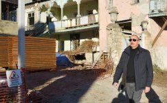 Prezident İlham Əliyev Şuşa şəhərinin Qarabağ küçəsində aparılan tikinti işləri ilə tanış olub (FOTO/VİDEO) (YENİLƏNİB)