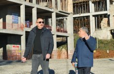 Prezident İlham Əliyev Şuşa şəhərinin Qarabağ küçəsində aparılan tikinti işləri ilə tanış olub (FOTO/VİDEO) (YENİLƏNİB)