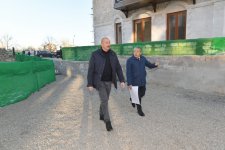 Prezident İlham Əliyev Şuşada 23 binadan ibarət ilk yaşayış kompleksində aparılan tikinti işlərinin gedişi ilə tanış olub (FOTO/VİDEO) (YENİLƏNİB)