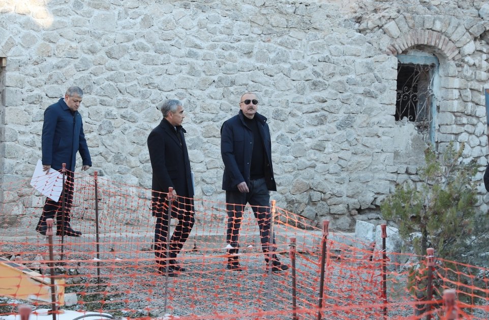 Prezident İlham Əliyev Şuşada Aşağı Gövhər Ağa məscidində aparılan bərpa işləri ilə tanış olub (FOTO/VİDEO) (YENİLƏNİB)
