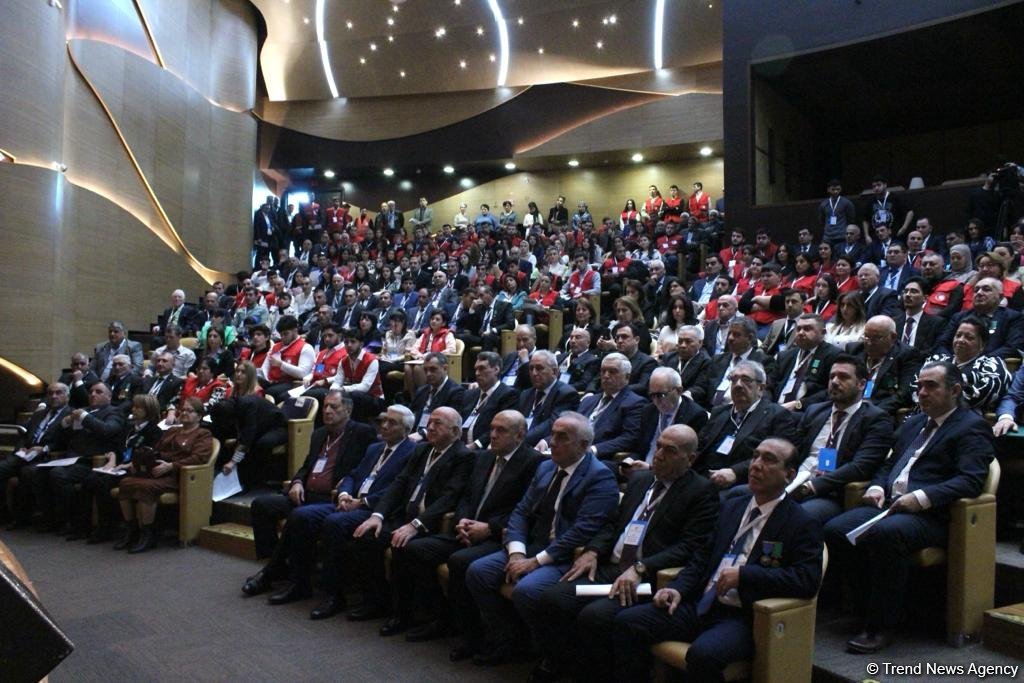 Azərbaycan Qızıl Aypara Cəmiyyətinin növbədənkənar XXVI Baş Məclisi  keçirilib (FOTO) (YENİLƏNİB)