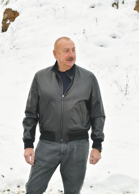 Prezident İlham Əliyev Şuşa rayonundakı “Turşsu” bulağında olub (FOTO/VİDEO) (YENİLƏNİB)