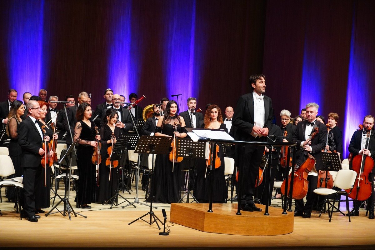 Heydər Əliyev Mərkəzində Azərbaycan Vokalciları III Beynəlxalq Festivalının  təntənəli bağlanış mərasimi keçirilib (VİDEO/FOTO)