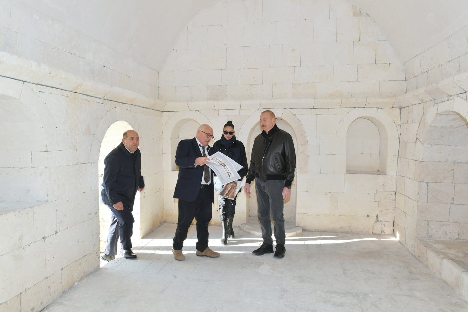 Prezident İlham Əliyev və Birinci xanım Mehriban Əliyeva Ağdamda “İmarət” Kompleksində aparılan bərpa işləri ilə tanış olublar (FOTO/VIDEO)