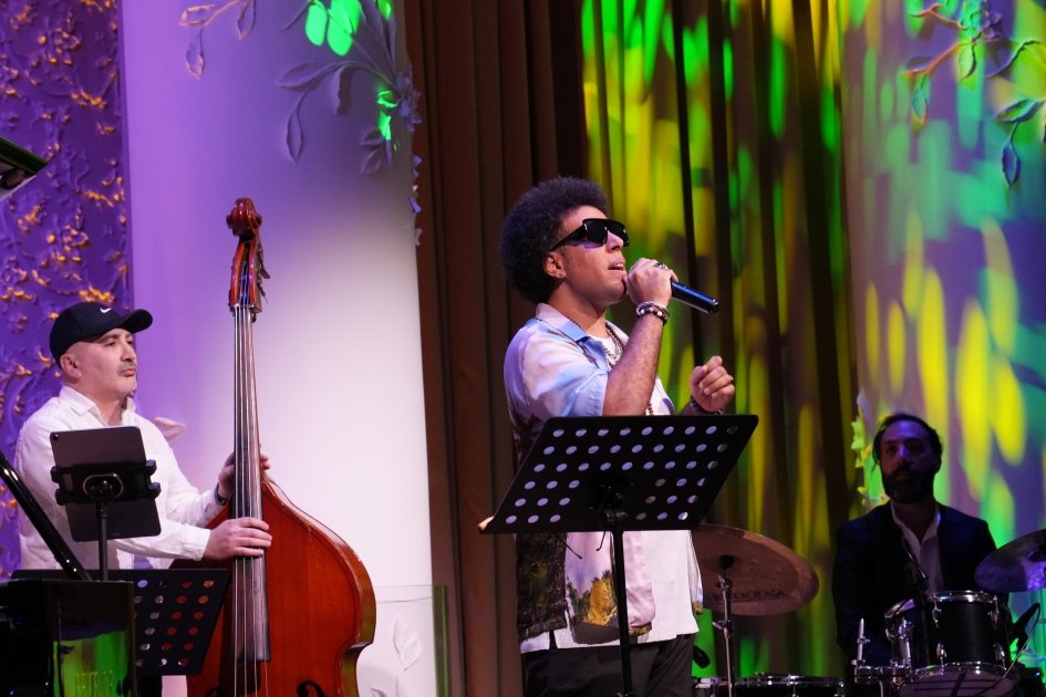 Heydər Əliyev Fondunun vitse-prezidenti Leyla Əliyevanın təşəbbüsü ilə “Ürəkdən-ürəyə” adlı konsert keçirilib (FOTO)