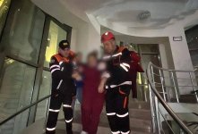 Respublika Perinatal Mərkəzindəki yanğın söndürülüb, xəstələr təxliyə edilir (FOTO/VİDEO) (YENİLƏNİB-3)