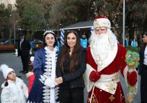 Leyla Əliyevanın iştirakı ilə “Bizim həyət” layihəsi çərçivəsində daha iki həyət yenilənərək sakinlərin istifadəsinə verilib (FOTO)