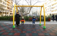 Leyla Əliyevanın iştirakı ilə “Bizim həyət” layihəsi çərçivəsində daha iki həyət yenilənərək sakinlərin istifadəsinə verilib (FOTO)