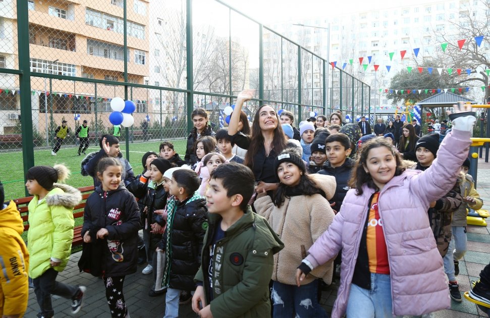 Leyla Əliyevanın iştirakı ilə “Bizim həyət” layihəsi çərçivəsində daha iki həyət yenilənərək sakinlərin istifadəsinə verilib (FOTO)