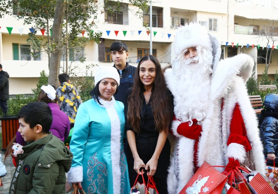 Leyla Əliyevanın iştirakı ilə “Bizim həyət” layihəsi çərçivəsində daha iki həyət yenilənərək sakinlərin istifadəsinə verilib (FOTO)