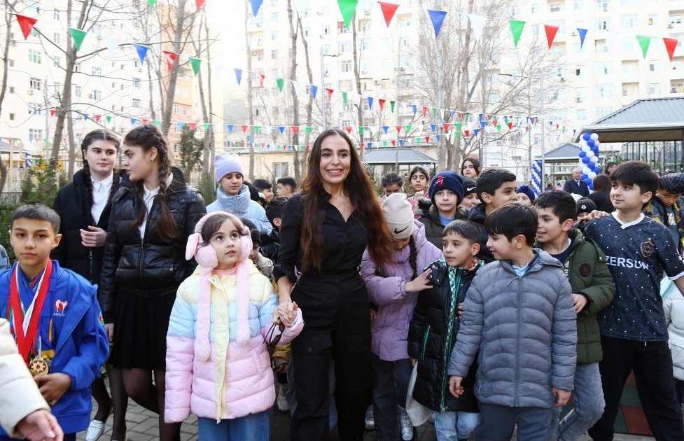 Leyla Əliyevanın iştirakı ilə “Bizim həyət” layihəsi çərçivəsində daha iki həyət yenilənərək sakinlərin istifadəsinə verilib (FOTO)