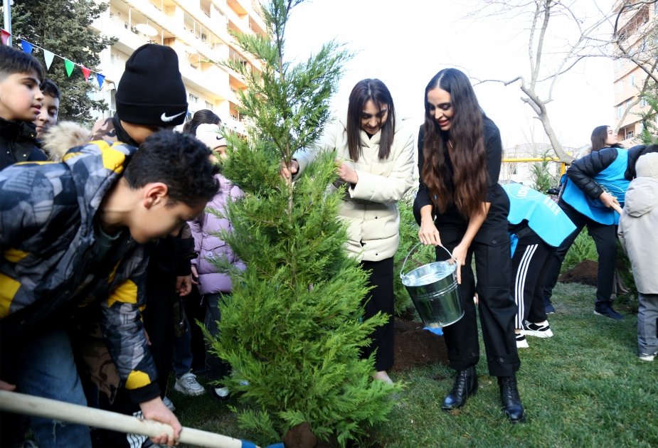 Leyla Əliyevanın iştirakı ilə “Bizim həyət” layihəsi çərçivəsində daha iki həyət yenilənərək sakinlərin istifadəsinə verilib (FOTO)