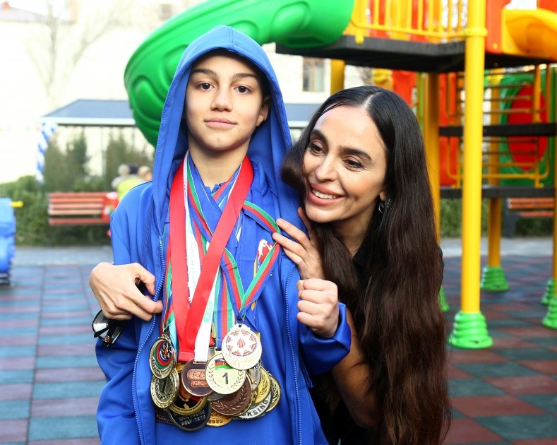 Leyla Əliyevanın iştirakı ilə “Bizim həyət” layihəsi çərçivəsində daha iki həyət yenilənərək sakinlərin istifadəsinə verilib (FOTO)