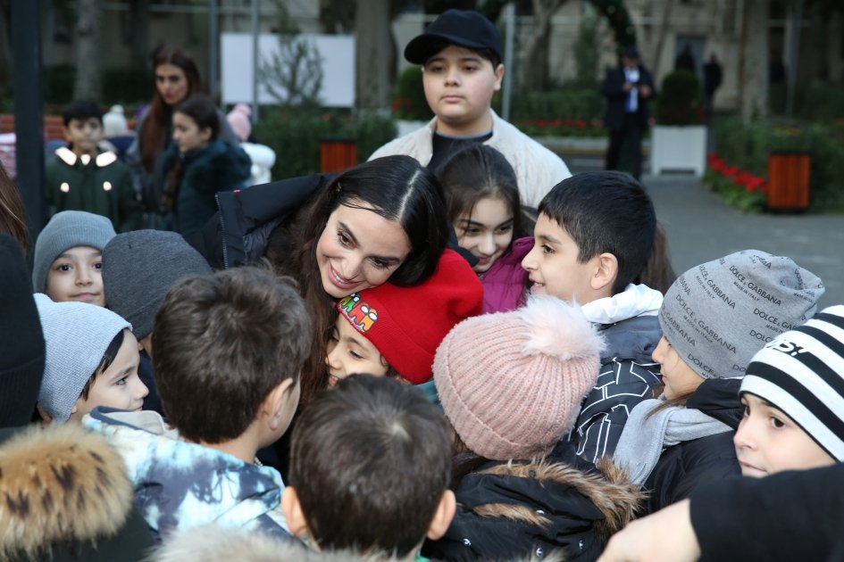 Leyla Əliyevanın iştirakı ilə “Bizim həyət” layihəsi çərçivəsində daha iki həyət yenilənərək sakinlərin istifadəsinə verilib (FOTO)
