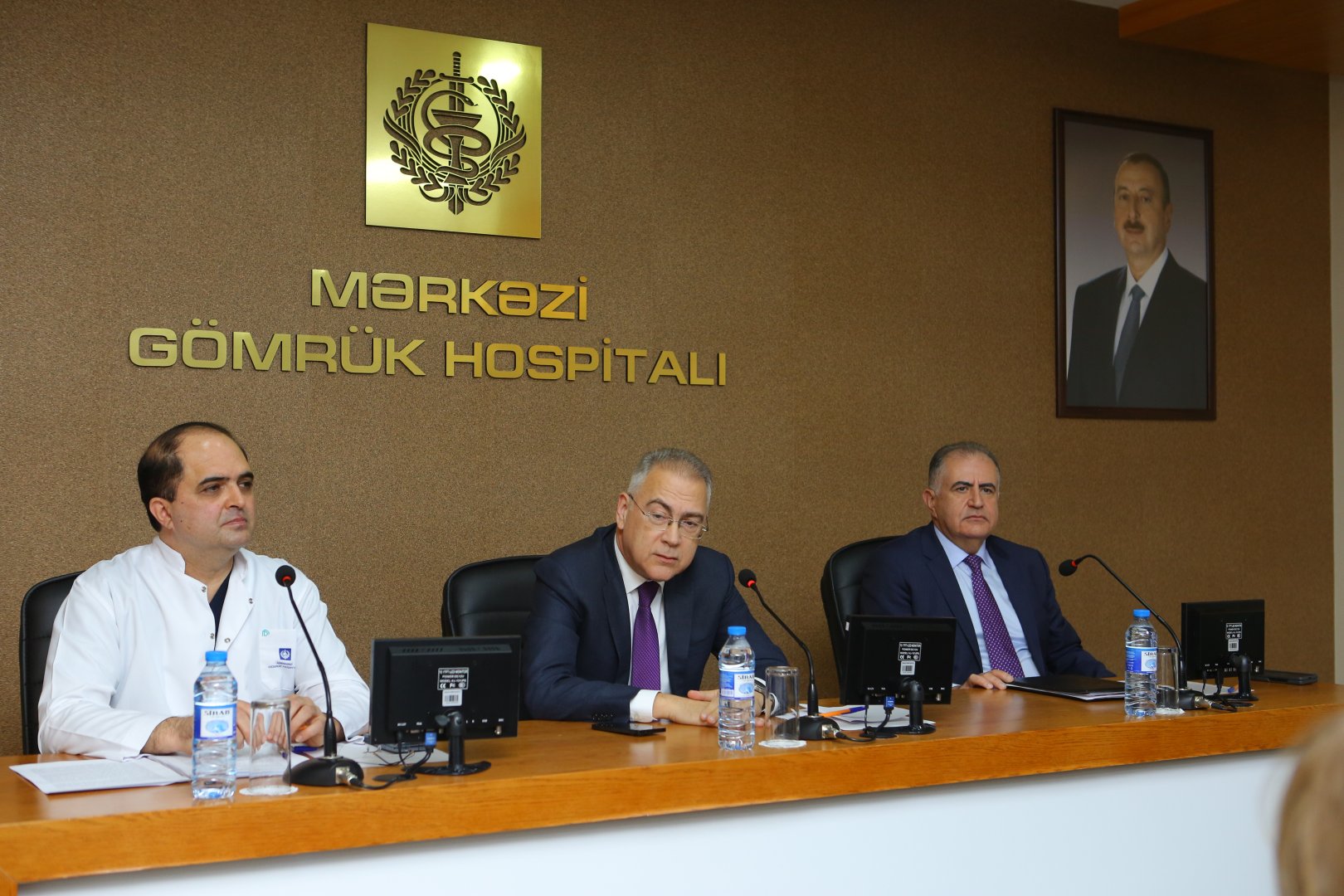Mərkəzi Gömrük Hospitalında 2023-cü ilin yekunlarına həsr olunmuş hesabat iclası keçirilib
