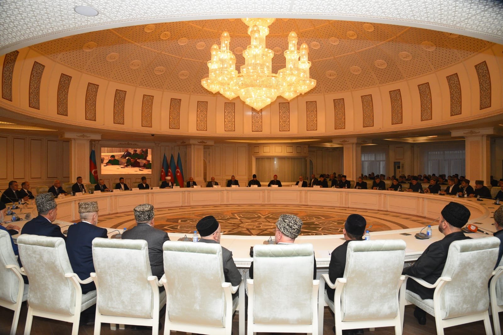 QMİ-nin növbədənkənar Prezident seçkiləri ilə əlaqədar ümumi iclası keçirilib (FOTO)