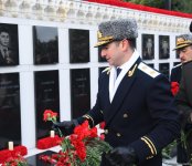 Azərbaycan xalqı 20 Yanvar faciəsi qurbanlarının əziz xatirəsini yad edir (FOTO)