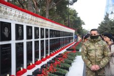 Azərbaycan xalqı 20 Yanvar faciəsi qurbanlarının əziz xatirəsini yad edir (FOTO)