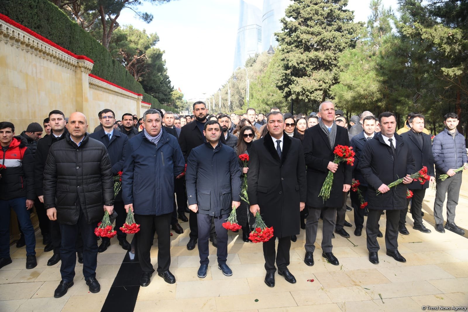Azərbaycan xalqı 20 Yanvar faciəsi qurbanlarının əziz xatirəsini yad edir (FOTO)