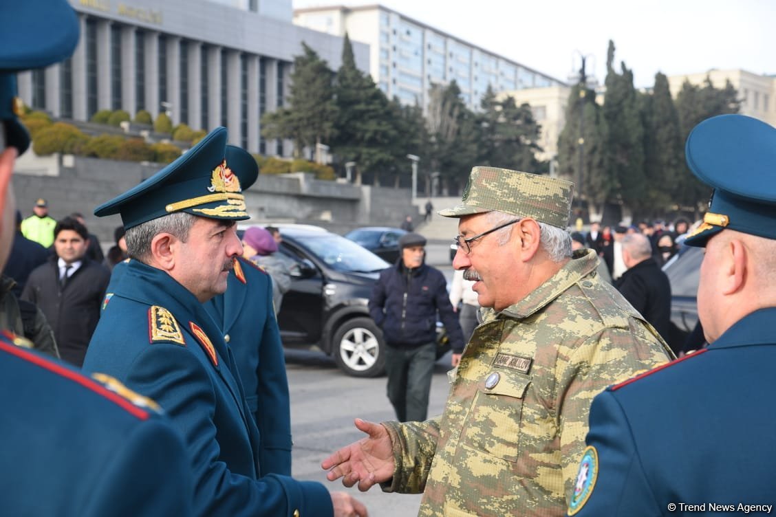 Azərbaycan xalqı 20 Yanvar faciəsi qurbanlarının əziz xatirəsini yad edir (FOTO)