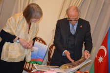 Polad Bülbüloğlu Kanadanın Rusiyadakı yeni səfiri ilə görüşüb (FOTO)