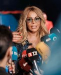 Aygün Kazımova ad günündə ənənəsinə sadiq qaldı (FOTO/VİDEO)