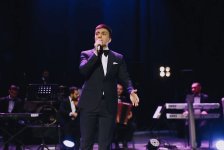 Mübariz Tağıyev Gəncə Dövlət Filarmoniyasında ilk dəfə solo konsert proqramı ilə çıxış edib (FOTO)