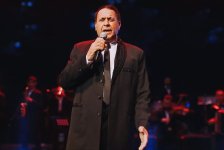 Mübariz Tağıyev Gəncə Dövlət Filarmoniyasında ilk dəfə solo konsert proqramı ilə çıxış edib (FOTO)