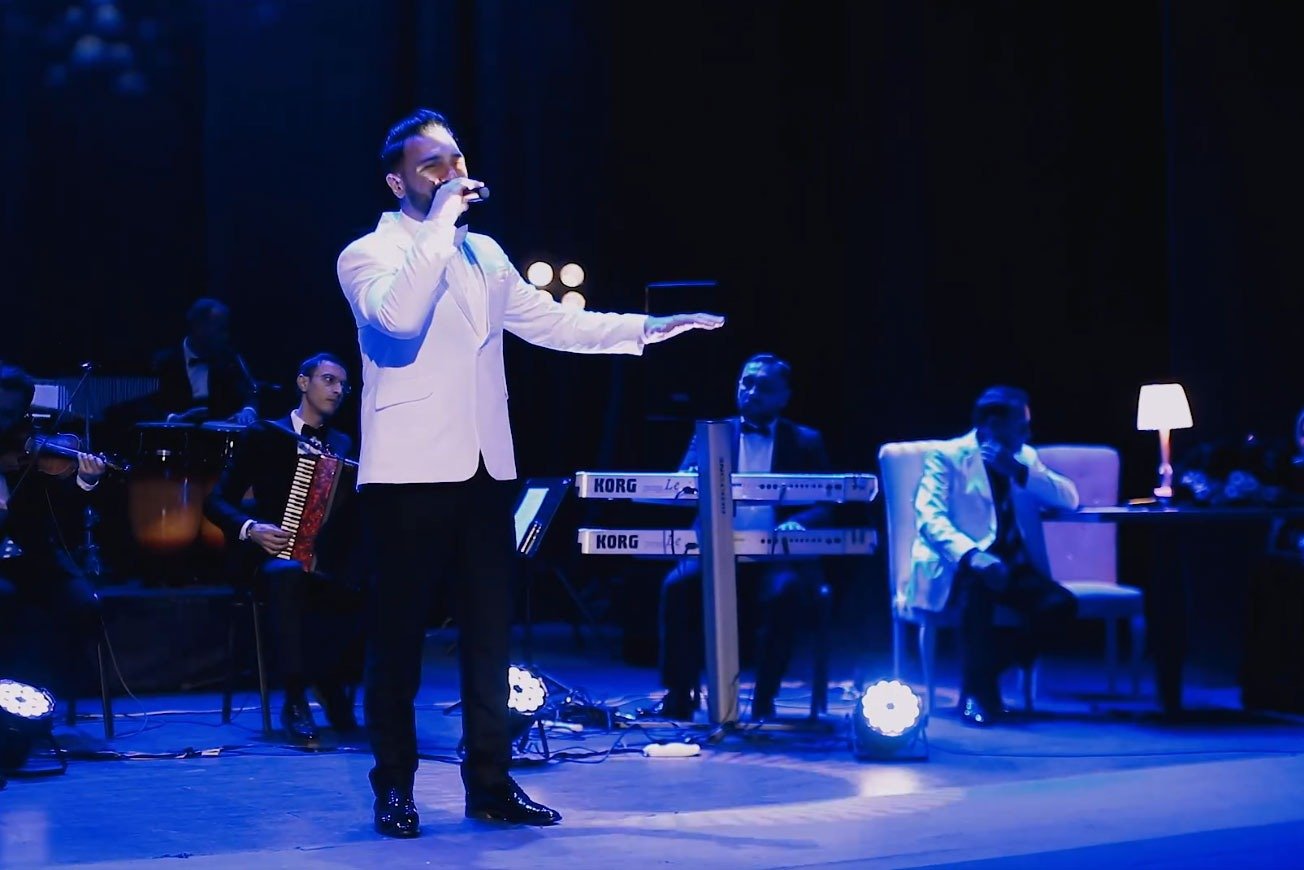 Mübariz Tağıyev Gəncə Dövlət Filarmoniyasında ilk dəfə solo konsert proqramı ilə çıxış edib (FOTO)