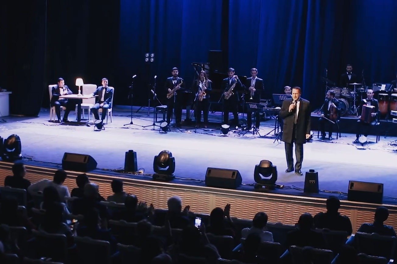 Mübariz Tağıyev Gəncə Dövlət Filarmoniyasında ilk dəfə solo konsert proqramı ilə çıxış edib (FOTO)