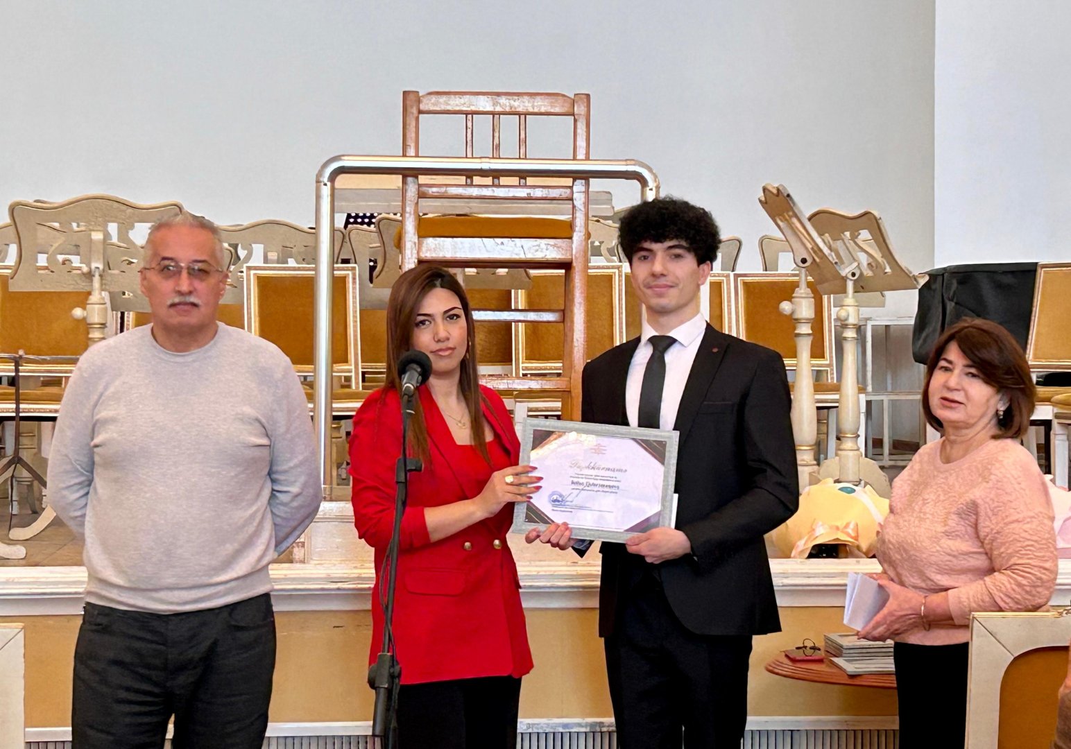 Filarmoniyada “Gənclər günü” münasibətilə təltifetmə mərasimi keçirildi (FOTO)