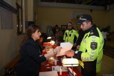Vətəndaşlıq vəzifəsi - Hər kəs səsverməyə gəlir (FOTO)